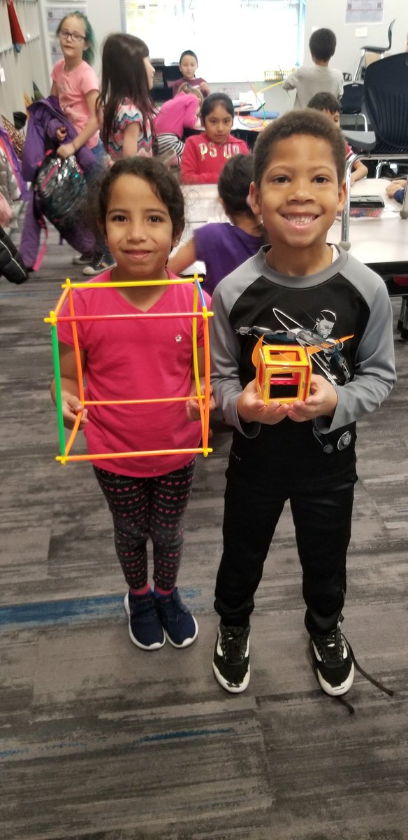 MissLehman87's tweet photo. "Look! We made cubes! They have 8 corners!" I love STEM bin time in the morning. ❤ #isdstrong #cpknights #cpfirst https://t.co/lQite0Ltia