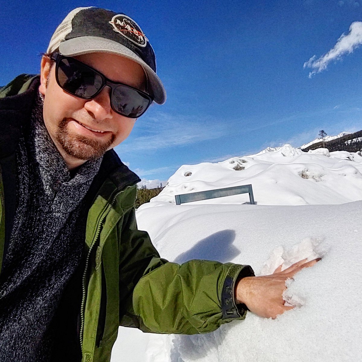 RyInSpace's tweet photo. Sorry for the lack of updates during the #IEEEAeroConf #IEEE2020, but I've been busy attending amazing sessions, with the occasional break to touch the snow! #BigSky #Montana https://t.co/fIP9LpiHt8
