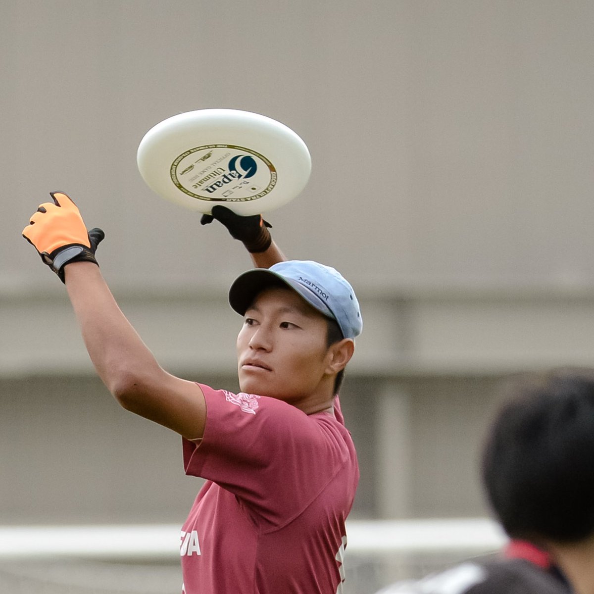 Wasedasonics アルティメット では スローが何通りもあります 写真は一昨年度大学選手権決勝戦 近畿大学 戦 で ディフェンスの頭上を越えるハンマースローの機会を窺う東條将也選手 人間科学部 4年 早稲田学院 学年は当時 春から早稲田 春