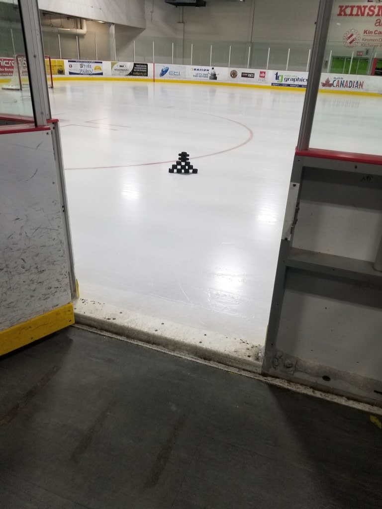 middlemac8's tweet photo. @cjohnsmedia @farwell_ohl @OHLBarrieColts See if the same thing works for us tonight in kitch ;) https://t.co/a5XRUJe7Oi