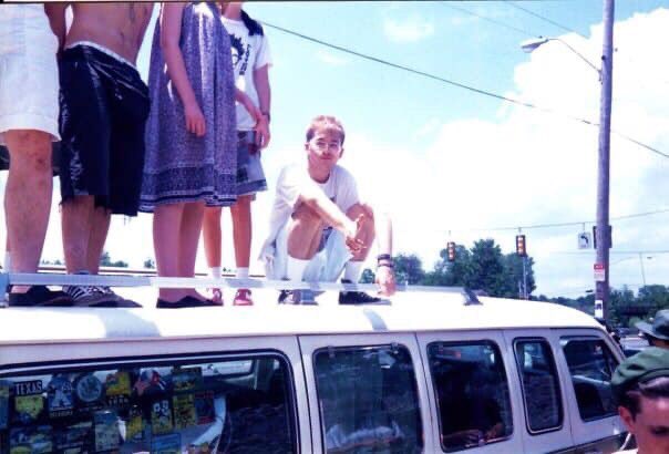 punk_vans's tweet photo. From @BigJoeMcRedmond “Admiral & Separate Peace 1990 cross country tour. Standing on Jack the van outside of Graceland in Memphis with Elray Gunn, Mike Harbin, Peter Horvath, Dave Ferreira, etc. The day after we played at the Antenna Club.”
#bandvans #admiral #separatepeace https://t.co/3CNtD8lO1l