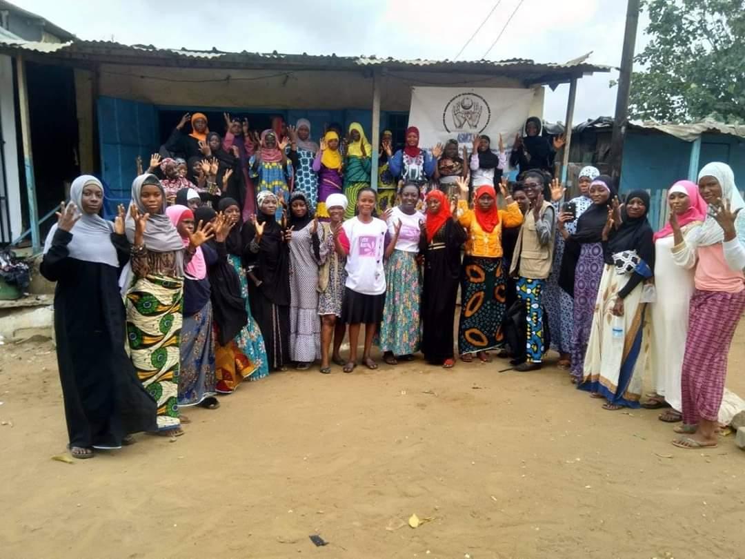 SOROAboudouN's tweet photo. Training of deaf women on contraceptive methods.
Formation des femmes sourdes sur les méthodes contraceptives #lesfemmesveulent #DSSR @EngenderHealth @nenef @Enitaya @karna_eugene @OUEDRAOGOHarou5 @TraciLBaird @merwolf1 @EPETITPAS @Zaccarboule @cissekhady3 @SadiaVeh @M_Koulibaly https://t.co/ThIn0pRjQU