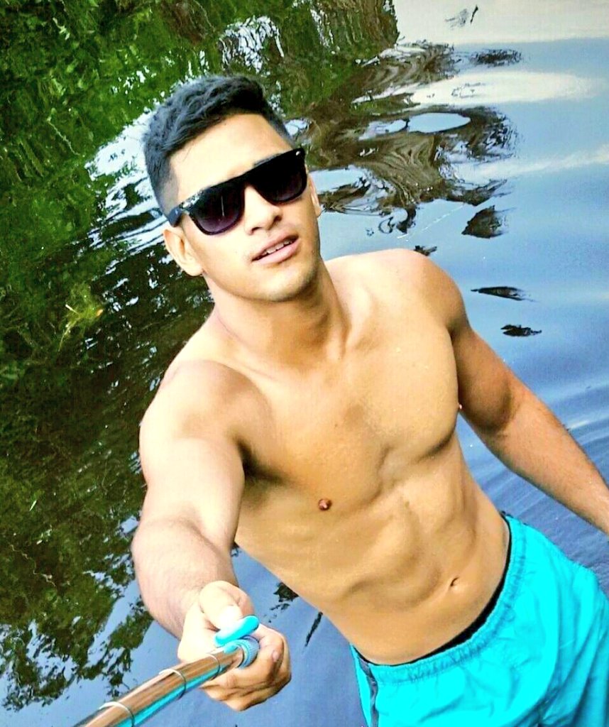 henriesdras's tweet photo. 2013 por aí.. https://t.co/4k4B5RciI5