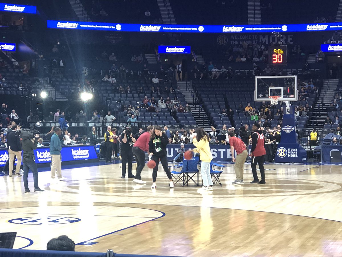 DrewFranklinKSR's tweet photo. SEC: No fans in the arena after tonight

Also the SEC: Fans come on down to the court and touch all these basketballs at halftime https://t.co/k4rn8Ejgyl