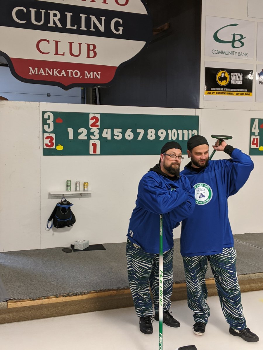 3-3 after two ends. Heated battle! #hurryhard <a href="/SweepingBeauti1/">Sweeping Beauties 🥌</a> <a href="/puckato/">Shane Frederick</a> <a href="/Mankato_Curling/">Mankato Curling</a>