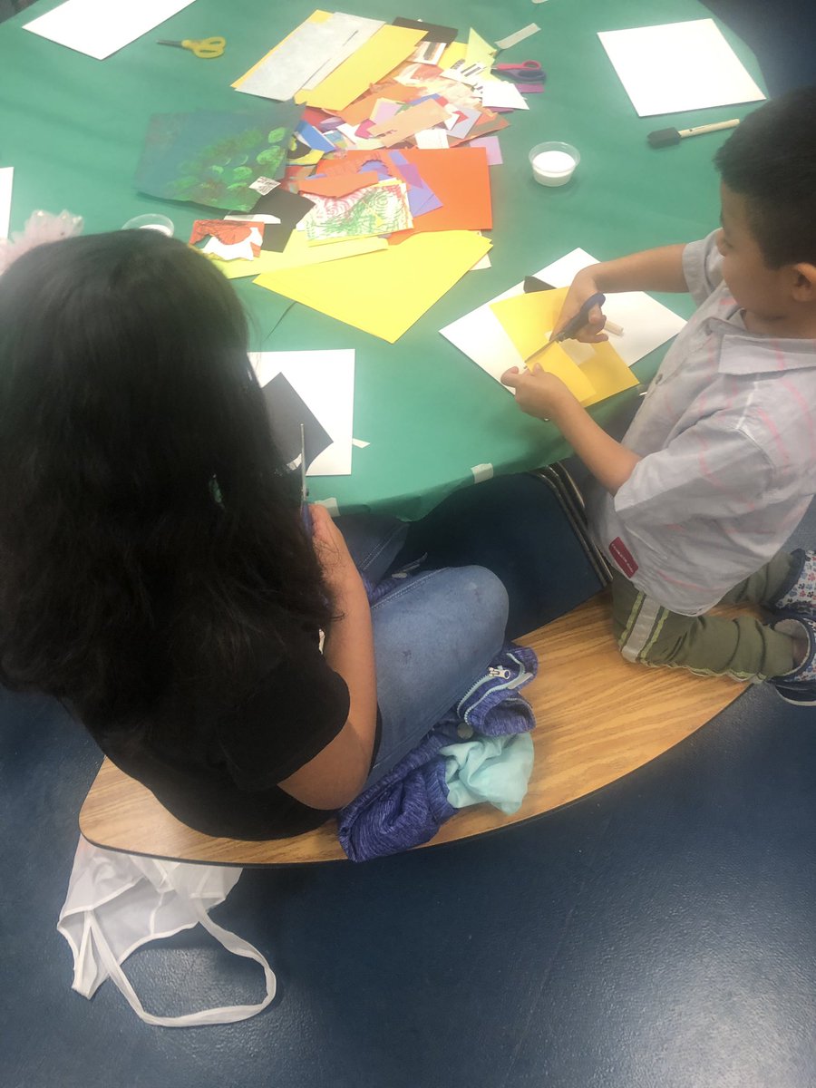 reachforreading's tweet photo. Students and parents working hard on their collages! @longbranch_es @gzaberer @LionPrideVPI https://t.co/DiJ9d8LiVI