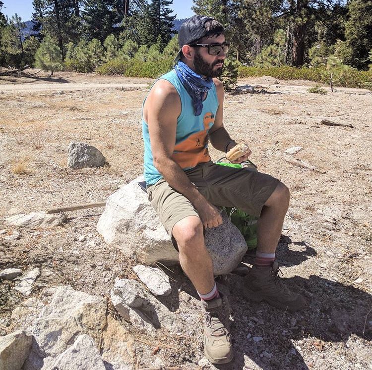 Jason Farney eating a Sammy and rocking his duck it gear. Studies have shown people who wear duck it stuff are 97% less likely to get corona virus. .
.
.
.
.

#climbing #rockclimbing #girlswhoclimb
#explore #nature #naturlife #onsight_climbing #brandofthebrave #forceofnature