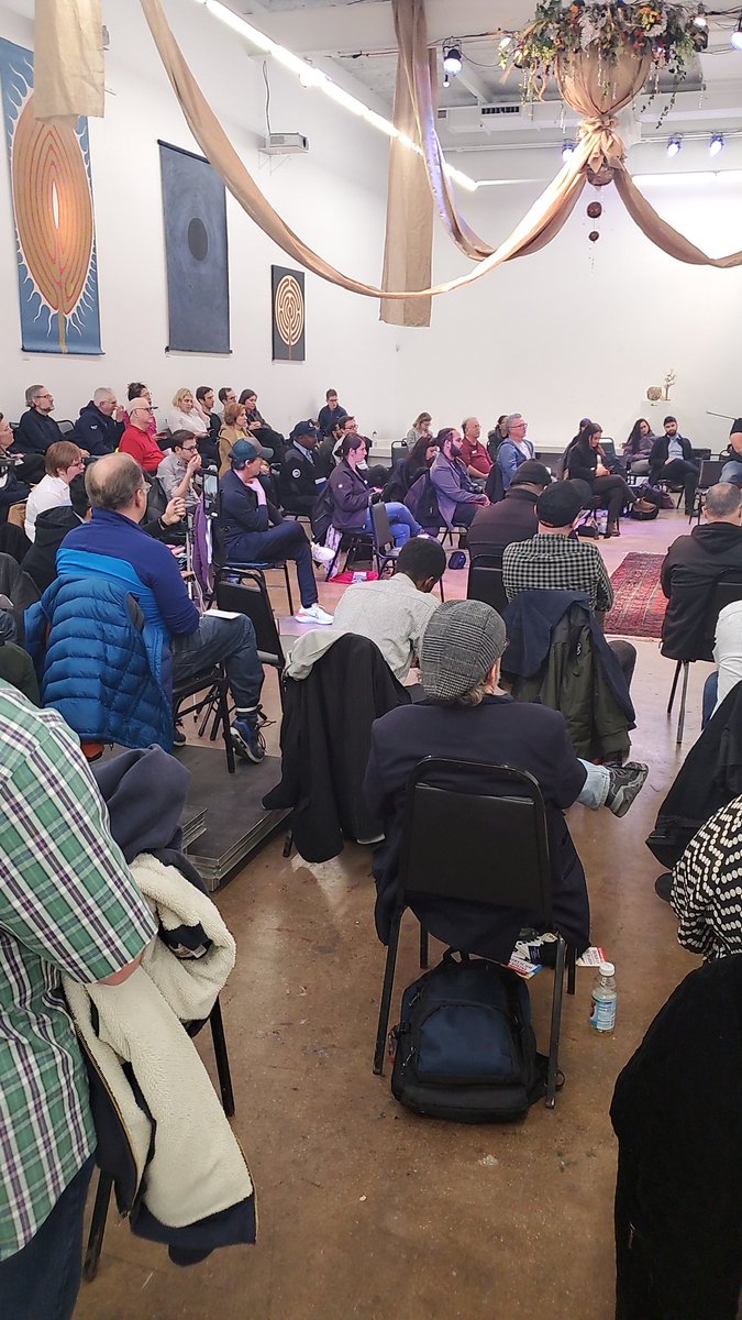 MakeQueensSafer's tweet photo. Great turnout for #Queens #boroughpresident candidates- @Costa4NY @DRichards13 @ElizCrowleyNYC @Miranda4Queens being asked about #busroutes #freedomticket #controlofMTA #buslanes. Livestream by @TransAlt Queens Committee facebook page. https://t.co/t1CLcDePLt