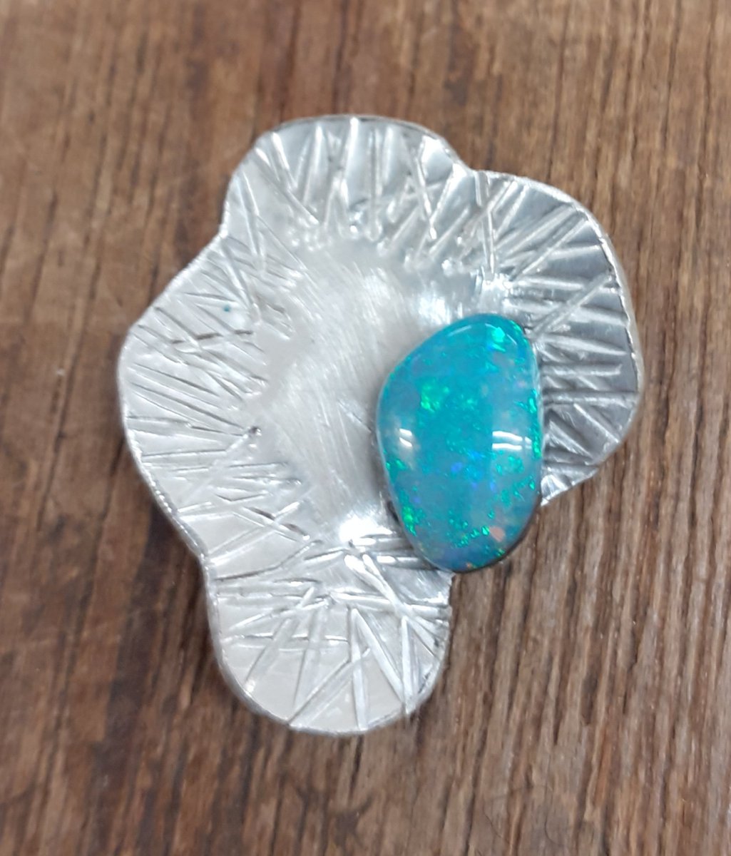 RebelZenStudio1's tweet photo. Having fun at Wilmslow jewellery guild
Mote work to be done on this ring
#rebelzenstudio
#silversmith
#ladysmith
#OpalAllAround https://t.co/budeD0dX6h