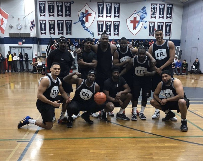 OLMC_athletics's tweet photo. 1.Another Successful Charity game! Thank you to all the CFL Guys, staff and students that came in today and helped make memories! #goodtimes #lotsoflaughs #carmelfightscancer #markusstrong #missionmatteo https://t.co/Q1p9vzMpdX