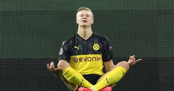 Panam91s's tweet photo. - Celebration de Mbappe -> quel melon !
- Celebration de Haaland -> MDR c’est beau https://t.co/zf2XXk9Crz