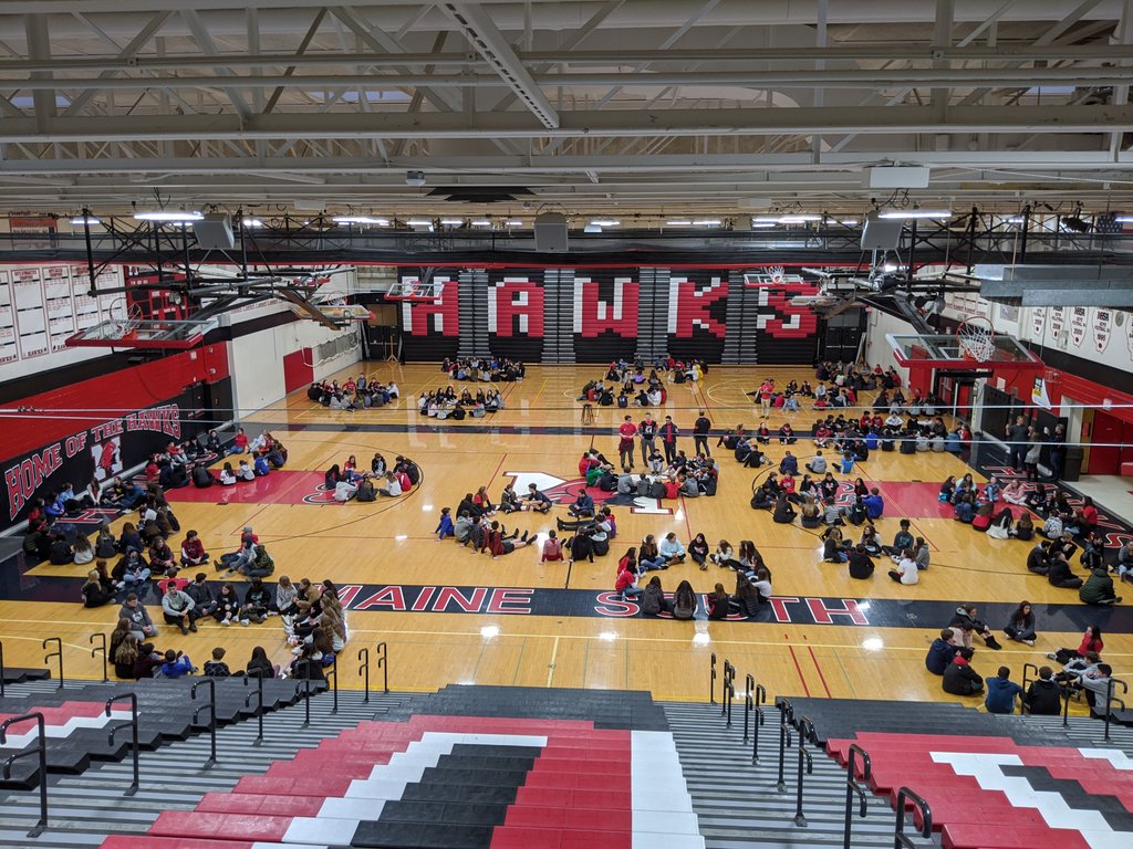 Welcome Class of 2024!! 8th Grade Activities Night! <a href="/Maine_South/">Maine South HS</a> #MSHawkPride #207now #207lead #207learn