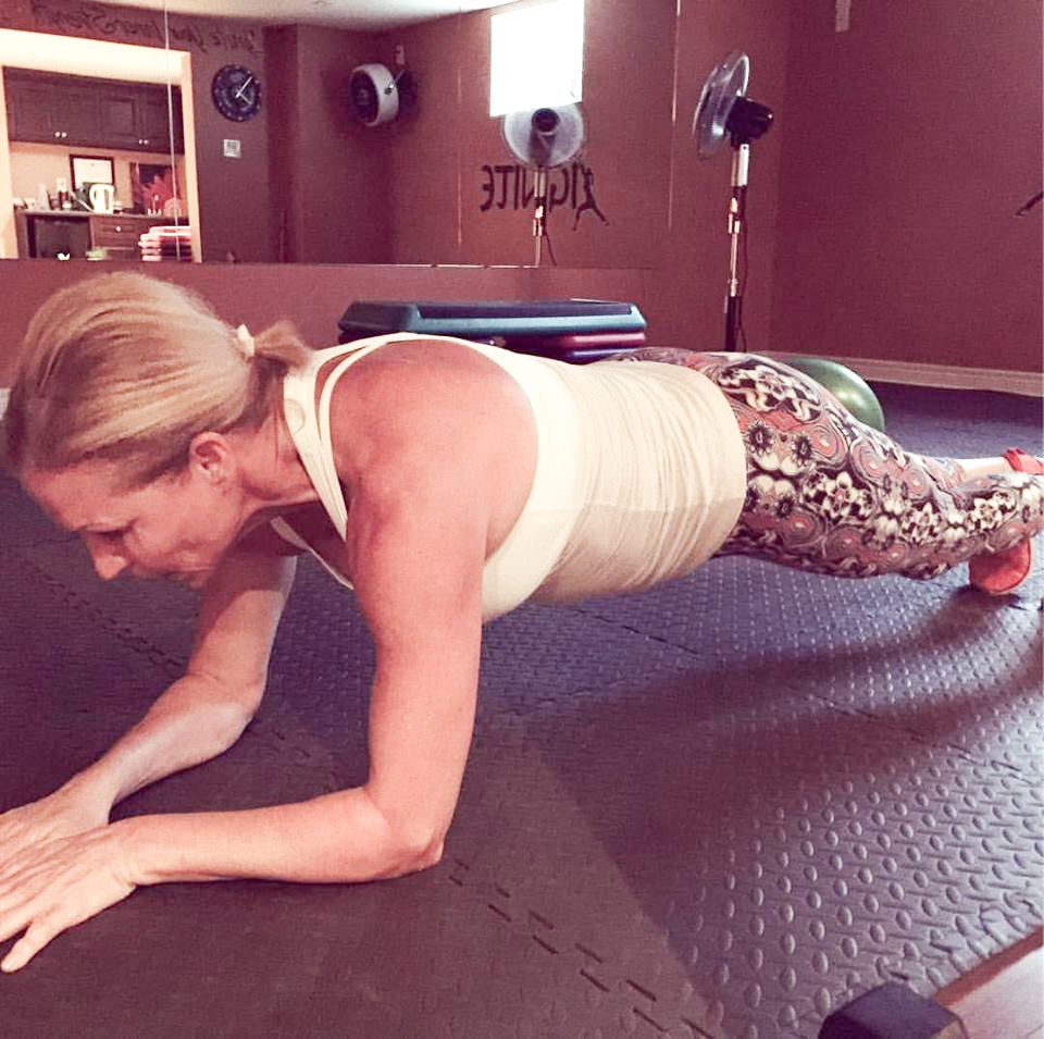 EXERCISES FOR BELLY FAT
Menopause Makes it Harder (but not impossible) to lose belly fat.

I'm sharing my very own Meno-Pot Melt Workout Plan, PLUS hormone balancing tips so you can slay your meno-pot today!

READ THE BLOG toscareno.com/menopause-bell…

#menopauseworkout #beatbellyfat