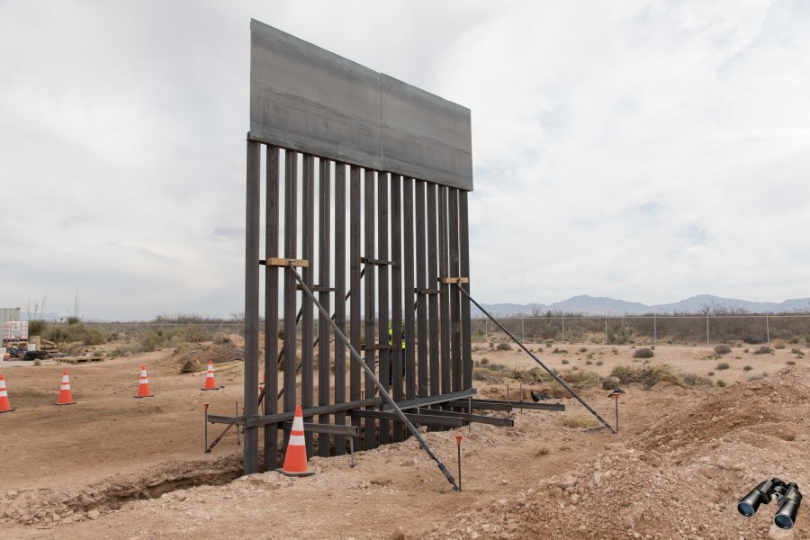 borderObserver's tweet photo. Santa Teresa, New Mexico #WallProject
2018 April 6
A scaled down example of what the bollard style wall will look like.
BLOG https://t.co/El2ZDFTG6j
#BuildTheWall #FinishTheWall
#QuikTake qt-twall-1205 by #borderObserver https://t.co/f2zkuIDbdU