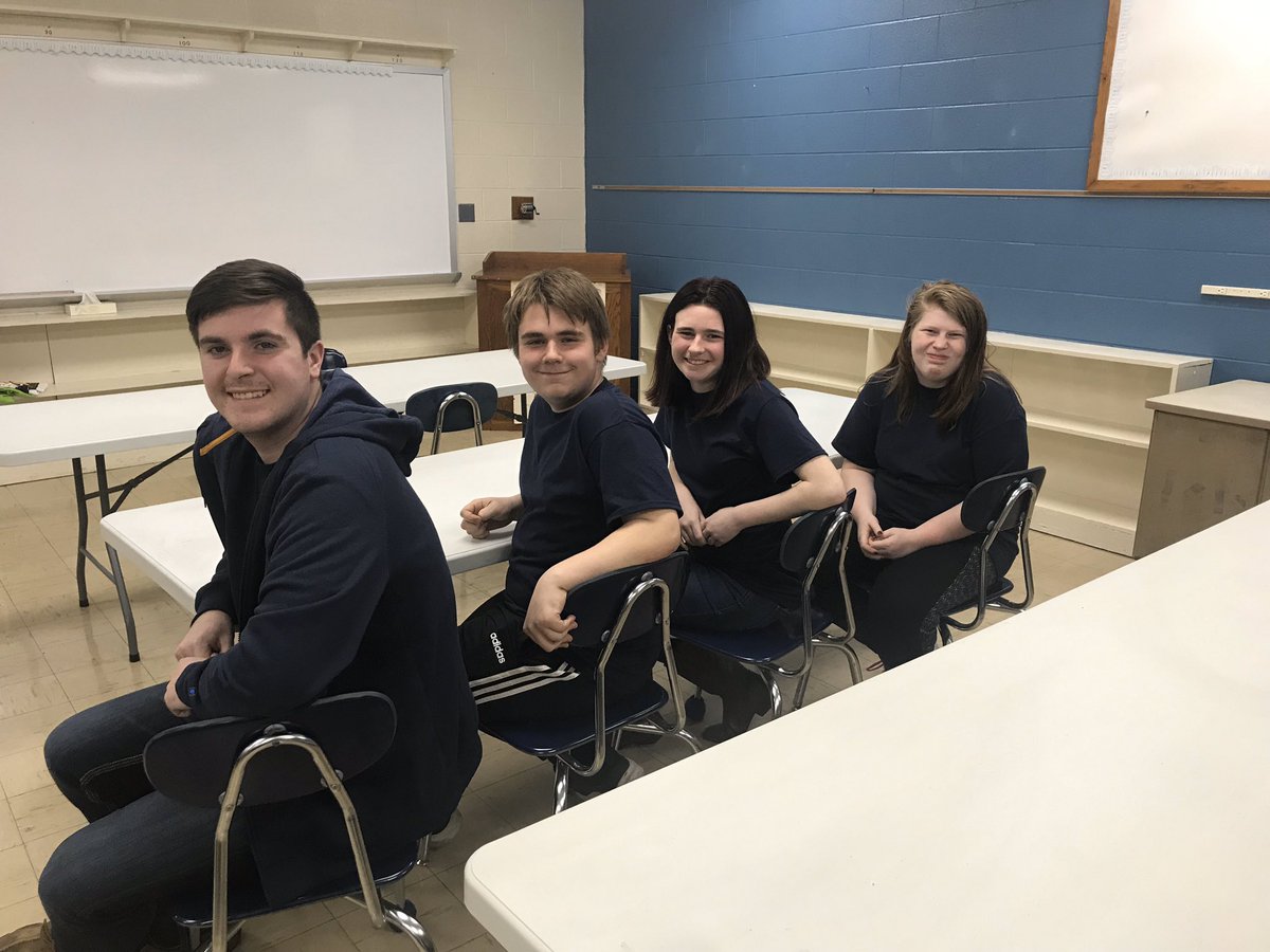 grf_ffa's tweet image. 1st place FFA Trivia Team
Andrew Davis
Gavin Nash
Caitlin Hatke
Tiffany Massey