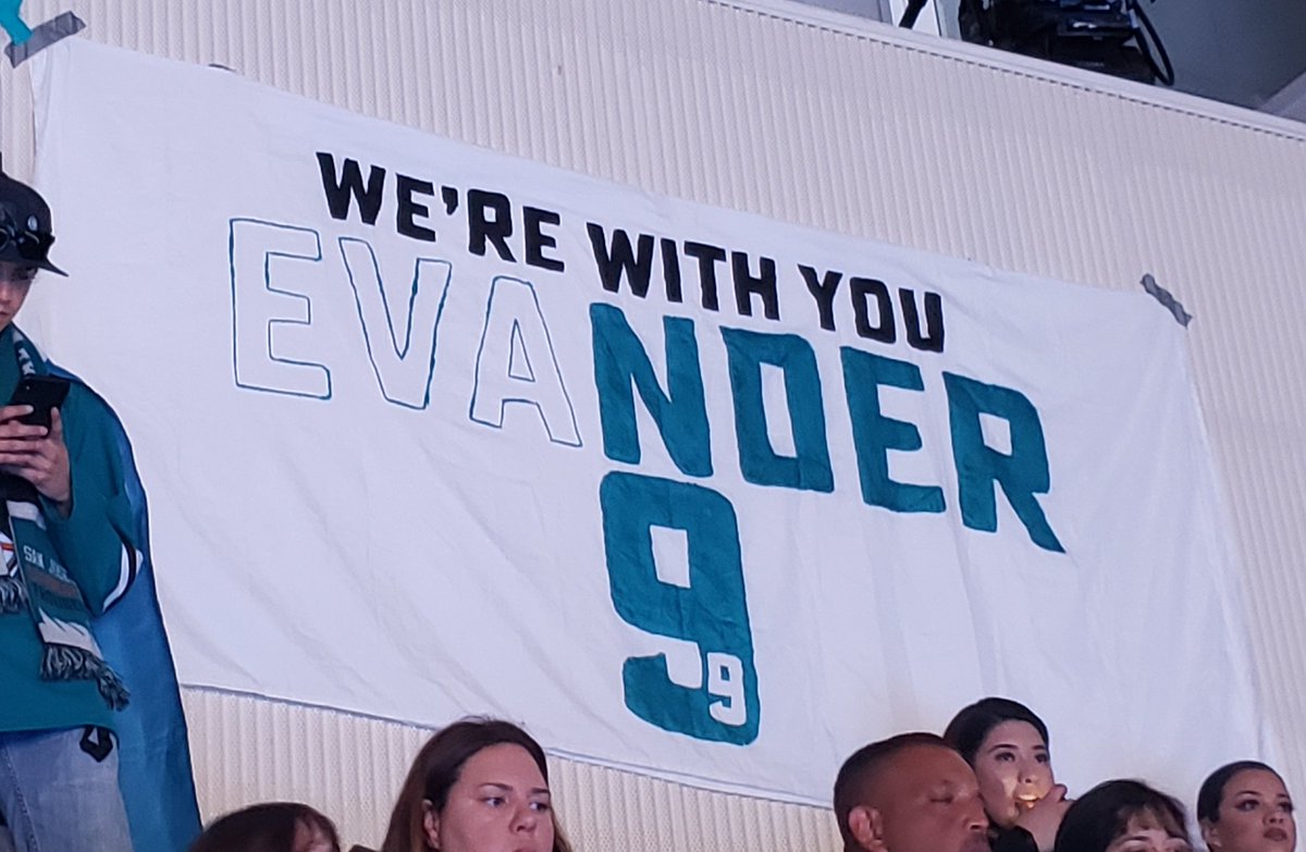 TealCityCrew's tweet photo. We're so honored to have made this for you and your family, @evanderkane_9.
#ForeverEva https://t.co/DA4mWaCErc