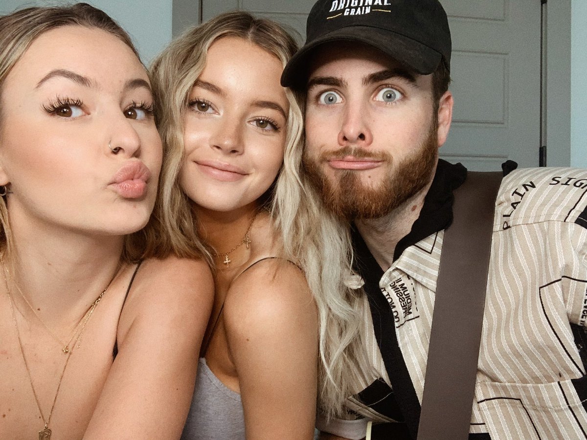 temecularoad's tweet photo. *orders ring light* https://t.co/vgeJmaKgY5