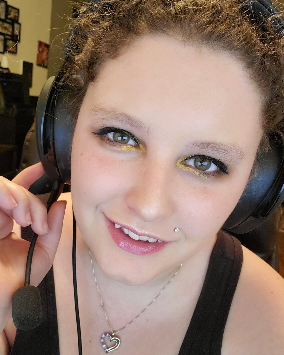 MystiRaynes's tweet photo. Getting for some #marblesonstream for Marbles Madness! Come hang out at 9PM est and roll some balls down the track

https://t.co/WtUg9MZsxP https://t.co/4stUosjUrV