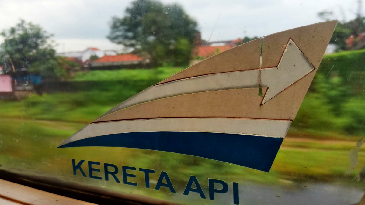 b4byshark's tweet photo. Sangat menyenangkan setiap kali naik kereta 😍😍😍 #sahabatkai #ayonaikkereta #WonderfulIndonesia #anjasmoro127 🚅 https://t.co/o7p9kQdwvh