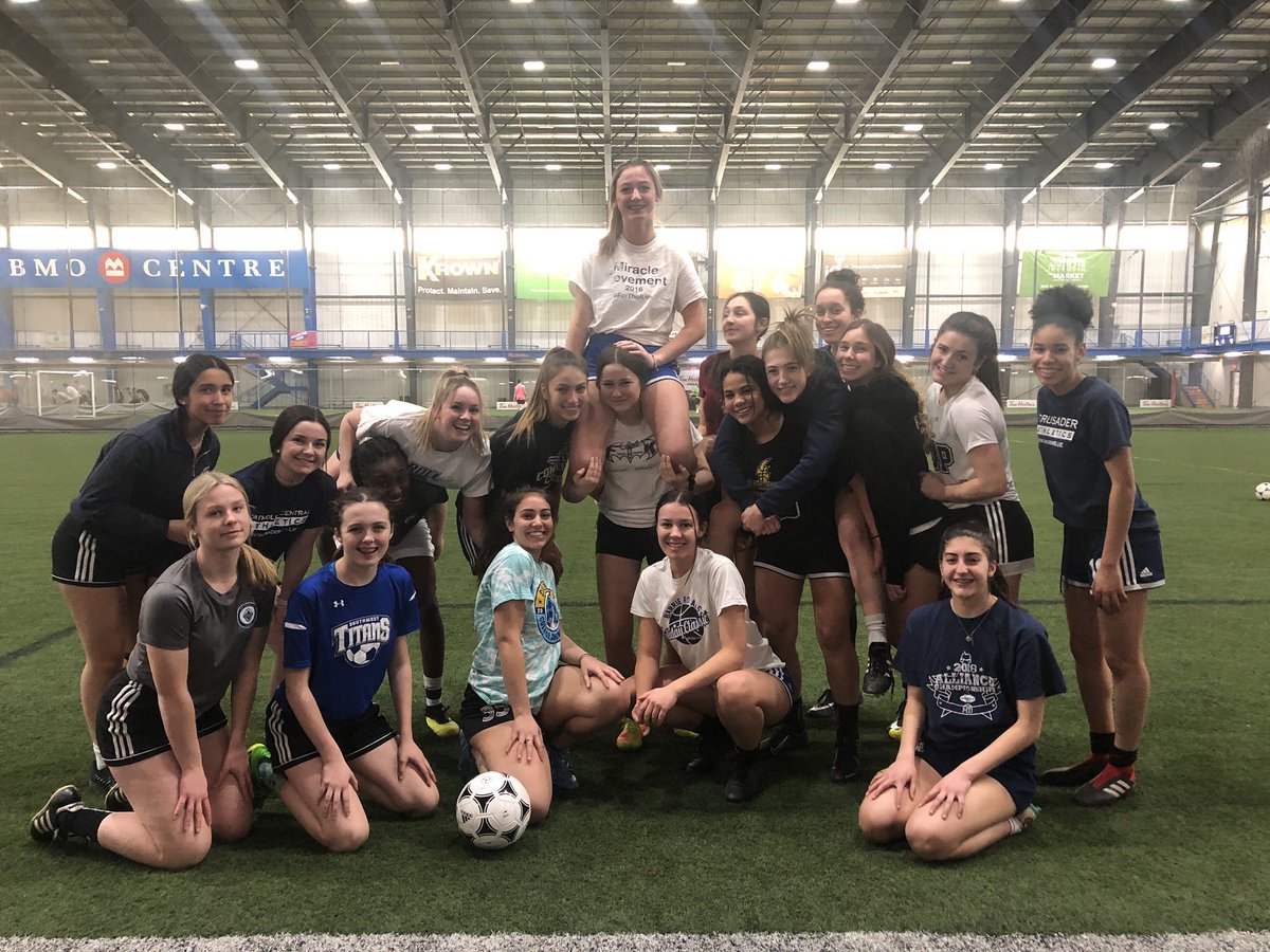 JDDASILVA2's tweet photo. Soccer season 2020 !!! The girls are ready for you 💙 @crusaderBLUE @cch2019 https://t.co/ej3vT67p6S