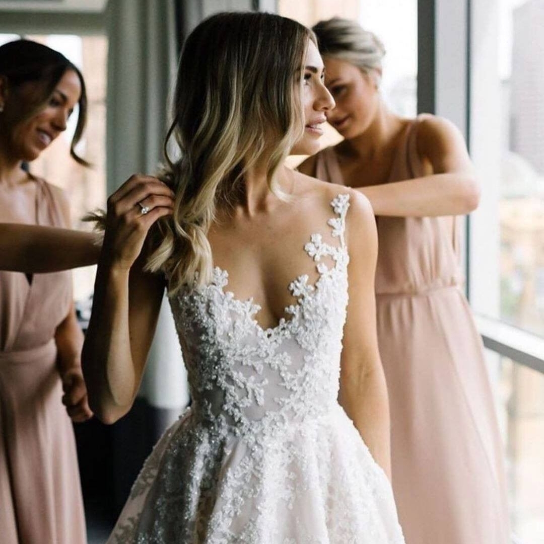 MissToMrsBox's tweet photo. This bridal morning is a new start✨

Gown by @paolo_sebastian  😍 Captured by @erinandtara  📸 https://t.co/dtiYu0aKhE