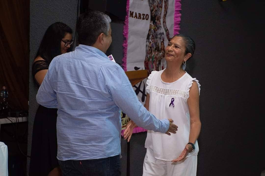 ATepoztlan's tweet photo. Hoy, 11 de marzo de 2020, en Tepoztlán conmemoramos el Día Internacional de la Mujer (8 de marzo) con una caminata conmemorativa en memoria de las que ya no están, por las que lucharon para que otras estemos aquí, y por la que vienen detrás. https://t.co/xi1rvuDhXw