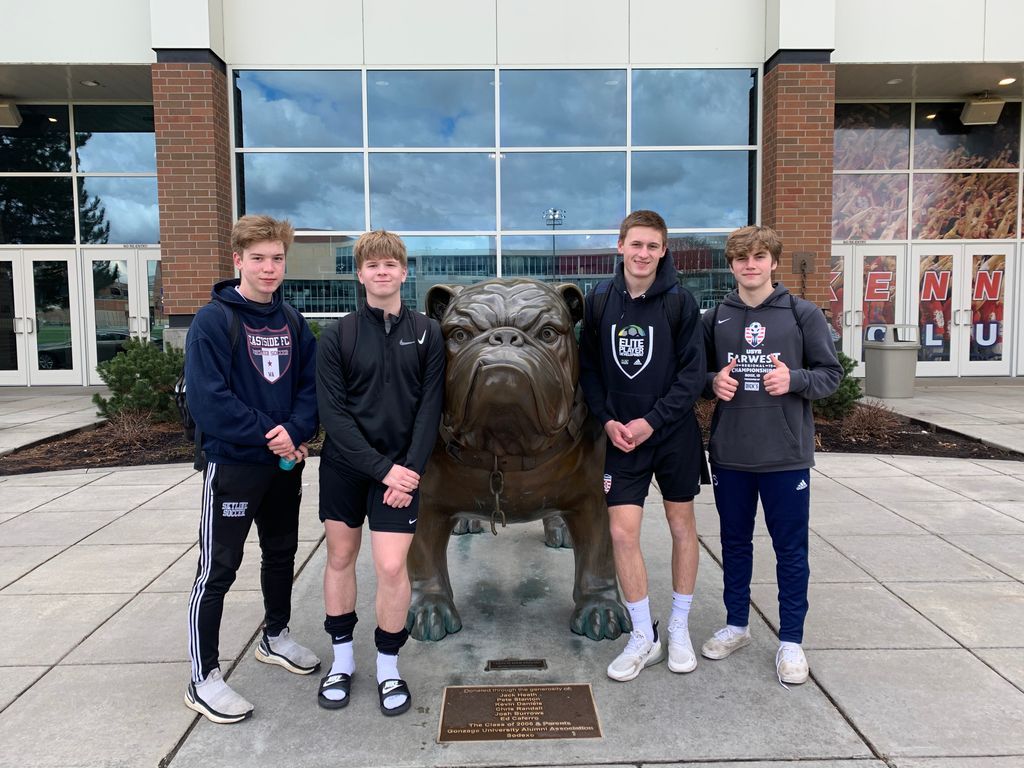 EastsideFC's tweet photo. This weekend B02/B03 ECNL Robson players Isaac K., Jonah F., Sullivan S. and Ryan H. participated in the spring Gonzaga University ID Camp.  Great job boys ~ have a fantastic high school season and see you back at EFC in June!  #efcproud #boysecnl #idcamps https://t.co/fTSKSSxRmb