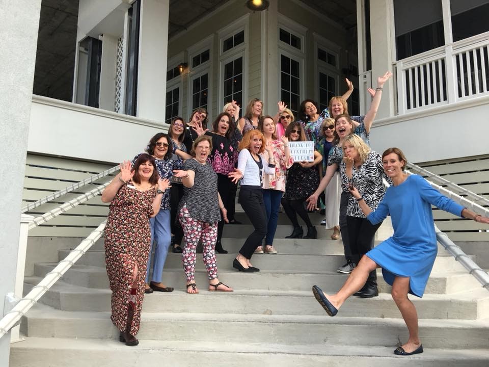 Nextdoor's tweet photo. Lonely after losing her best friend to cancer, Cynthia posted on #Nextdoor to see if anyone would be open to new friendships. She suggested a women’s wine group and 20 minutes after posting, had interest from 200+ ladies. More on the #NextdoorBlog: https://t.co/5dRE0wmvuQ https://t.co/rdbV3VppM1