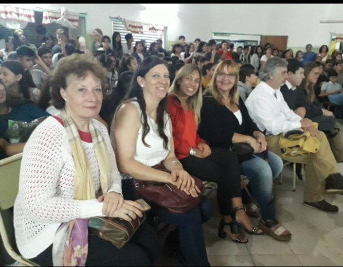 JdHurlingham's tweet photo. @JdHurlingham @MuniHurlingham @JuanZabaletaOK @Troncoso_Alejo @jregion7 
Hoy acompañamos el inicio del ciclo lectivo 2020. https://t.co/KzgVzvCuRf