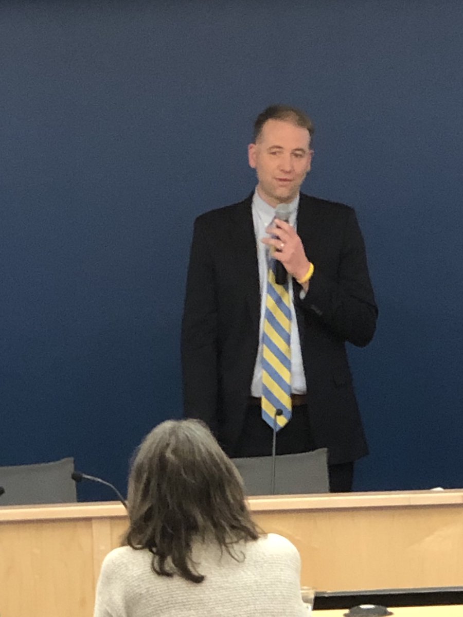 RubyAARP1's tweet photo. #AARPOR thanks #OregonTreasurerReed for co-hosting our Women and Finance Seminar at the Oregon Treasury. Tonight we’re learning to manage our assets and achieve financial security! https://t.co/NPzWvtslHI