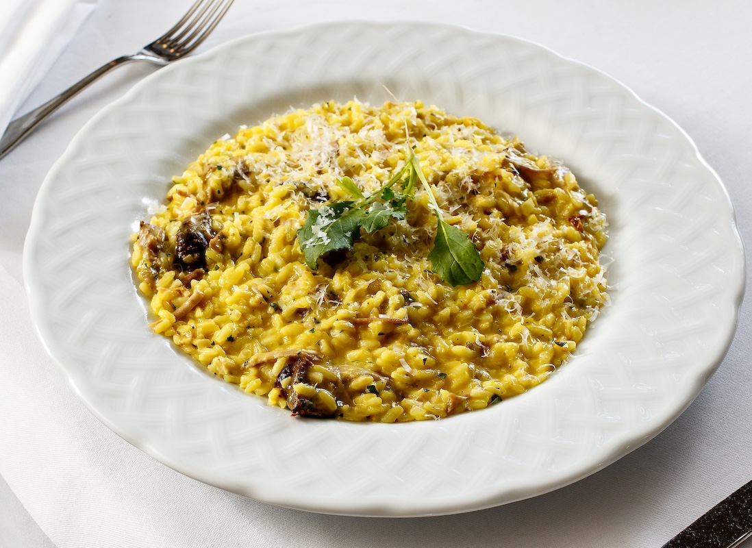 We love to add colors and flavors inspired by the Inn's natural surroundings into every dish! Enjoy an unforgettable evening with Weekapaug Inn
#WeekapaugInn #RelaisChateaux #InnTheMoment #DelciousJourneys