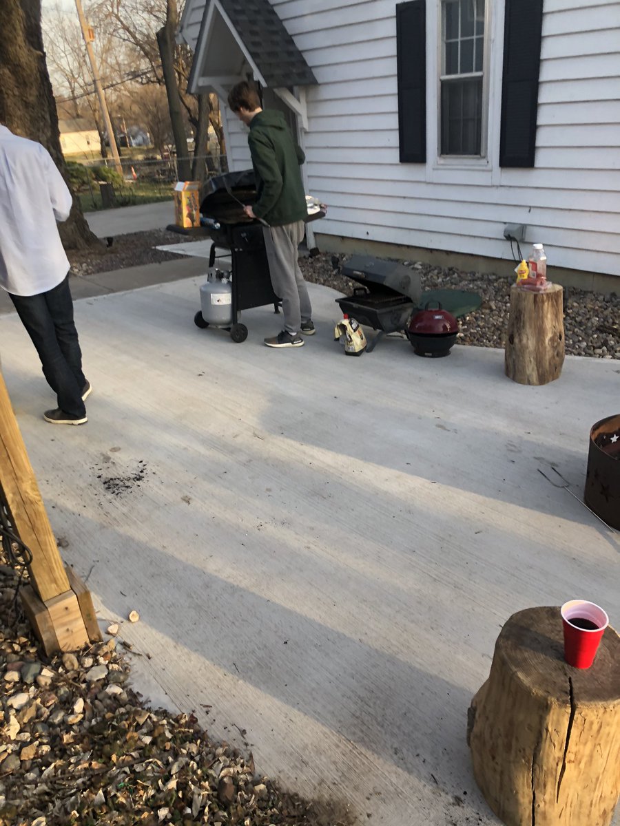 UCM_PSK's tweet image. The only right way to spend such a beautiful Wednesday is with your brothers and bbq! #phisig #pskucm #damnproud #bbq #ucm #psk #universityofcentralmissouri #wlc