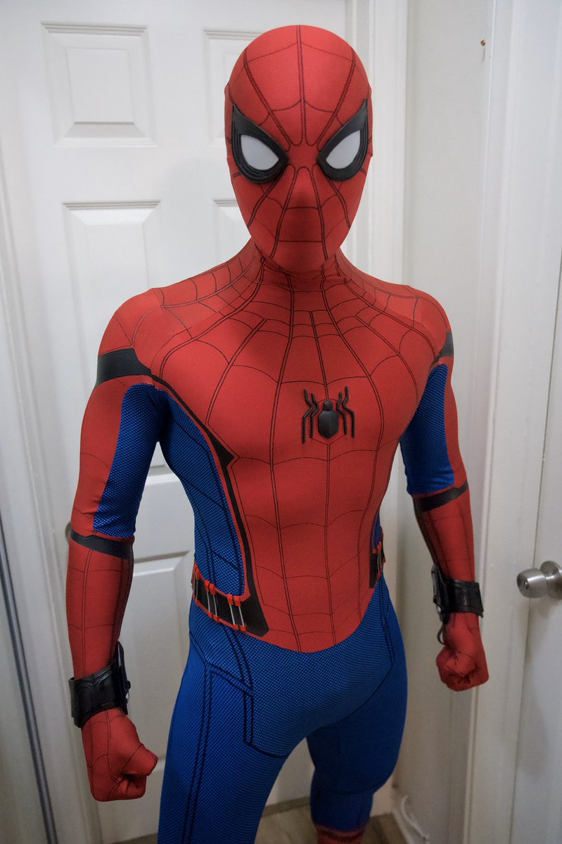 Can I just wear this everyday... <a href="/therpcstudio/">TheRPCStudio</a> #SpiderMan #marvel #cosplay