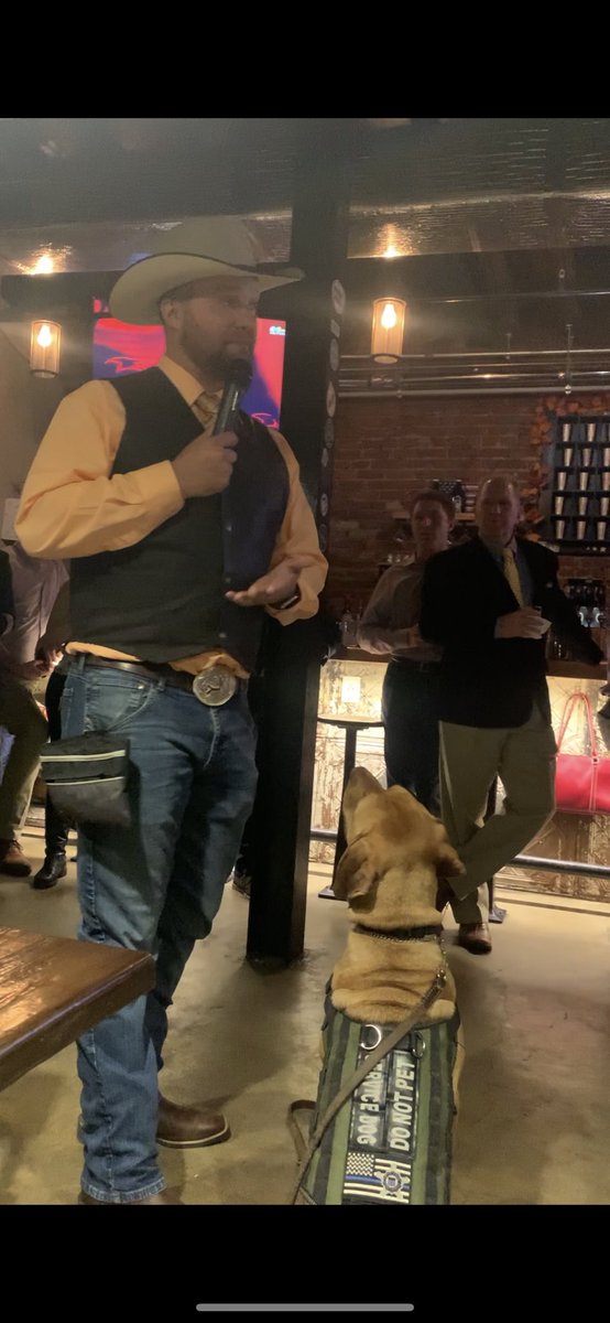 bush0341's tweet photo. I recently had the opportunity to go to DC and speak at an event on be half of Leashes Of Valor the organization where my service dog tango came from.  It was a fantastic trip and I was so grateful to have the chance to give  back to such a great organization. https://t.co/U2q0WVp10H