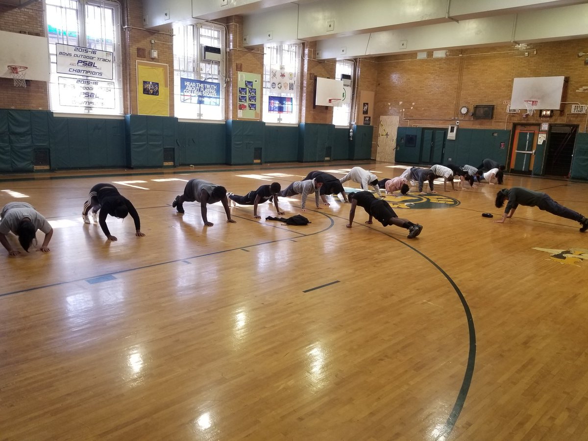 120Explorers's tweet image. Explorers getting that quick workout in before putting in work for spring competition!!!