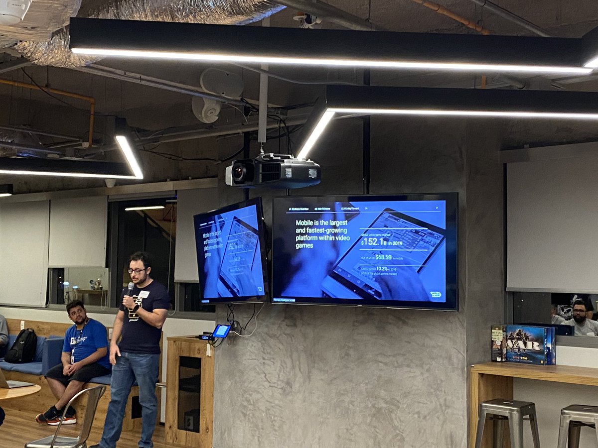 matiaspan26's tweet photo. Henrique Rodrigues is giving a talk on how we @wildlifestudios structure our go projects! https://t.co/VQPZDs4o4j
