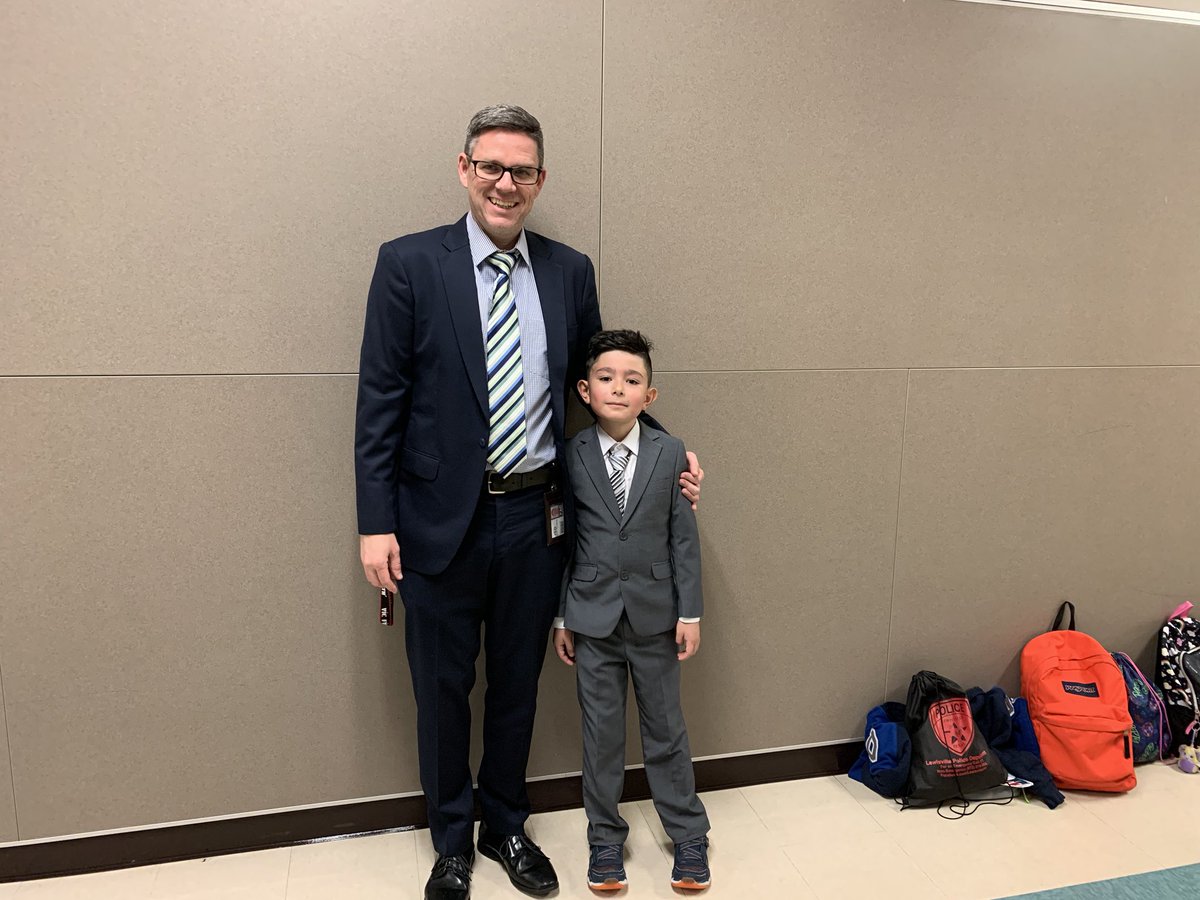 MrThomasLVES's tweet photo. Third grade trip to the symphony is one of my favorite days! #theponyway https://t.co/pZGe7FIrVD
