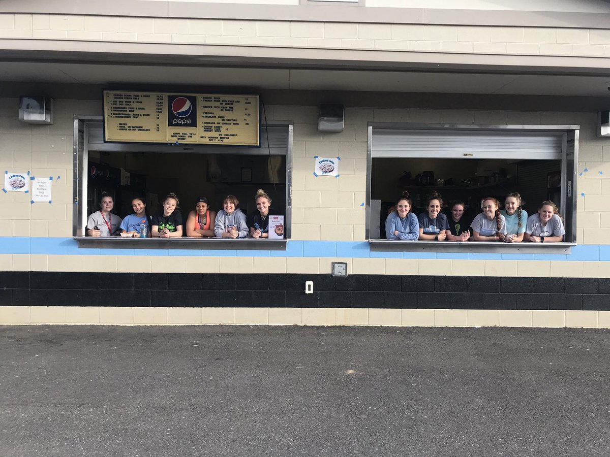 CycloneGlax's tweet photo. We roll deep for Varsity ⁦⁦@CycloneGlax⁩ concession duty!  #outworkyesterday #ProudEV https://t.co/NrLPI582s3
