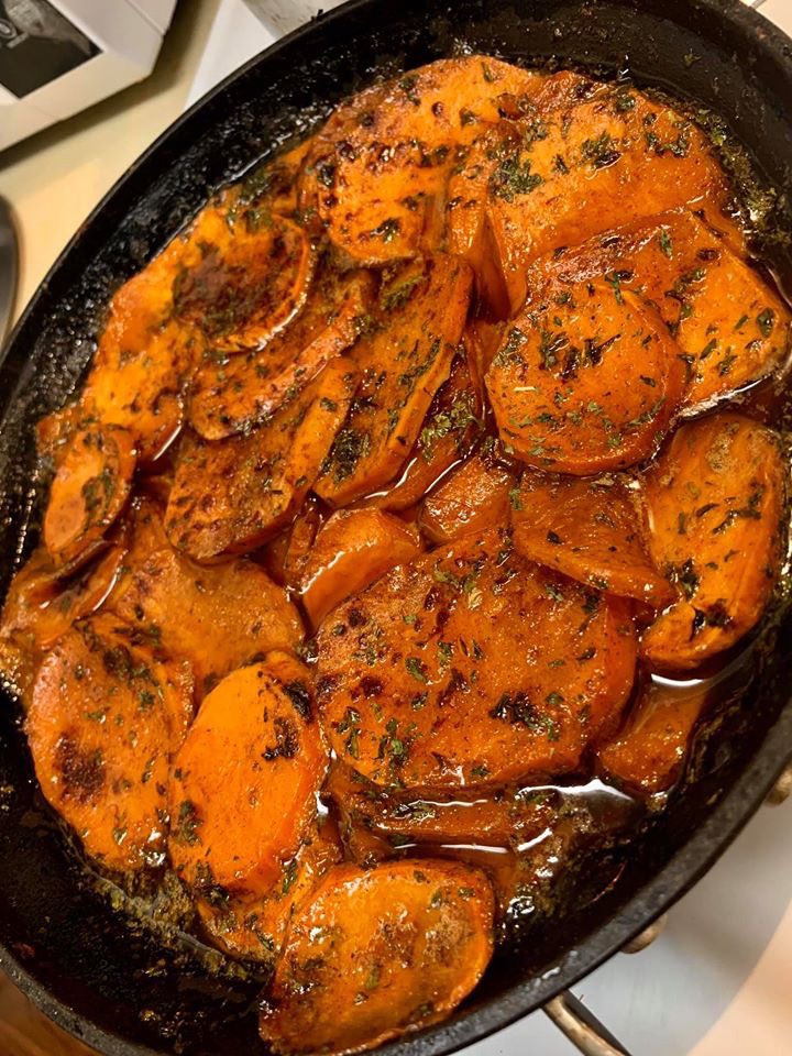 flyassTicia's tweet photo. 🔥🔥Hey y’all!! If you’re in MEMPHIS I’m doing soul food Thursday tomorrow!!! Menu is below👇🏽🔥🔥🤤😋 #CookingwithChefChan #CookedFresh #Smacking😋 https://t.co/YKnAHPwU4O