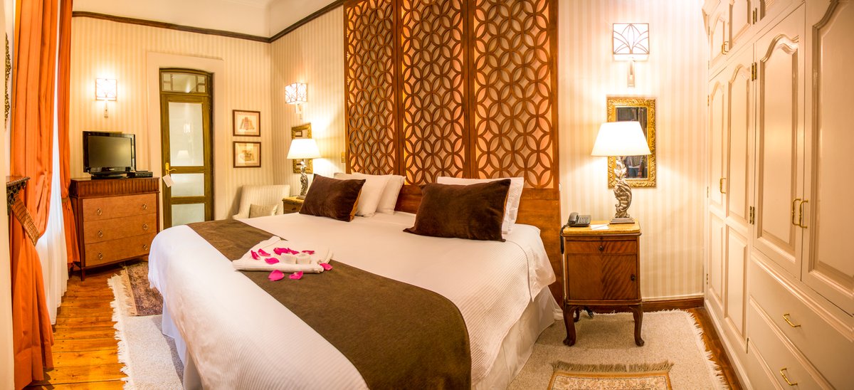 En cada una de nuestras habitaciones expresamos la especial atención que le brindamos en uno de los hoteles más prestigiosos de la ciudad de #Cuenca
Conozca más detalles en: mansionalcazar.com
#luxurydestination
#boutiquehotelcuenca
#turismo
#turismocuenca
#viajes