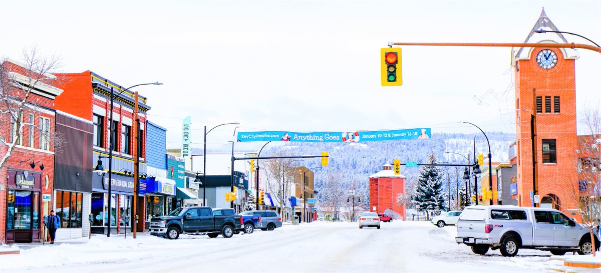 Doc_Pow's tweet photo. #exploreCranbrook - The historic Rotary Clock Tower chimes on the hour filling the downtown streets #RockiesExploring:
https://t.co/DvAQ3kNb9g

#RockiesExploring #exploreCranbrook #flyyxc #exploreBC @VisitCranbrook @skikimberley @ferniealpineresort @IAmASnowSeeker @playoutsidegal https://t.co/E1Rez1zRis