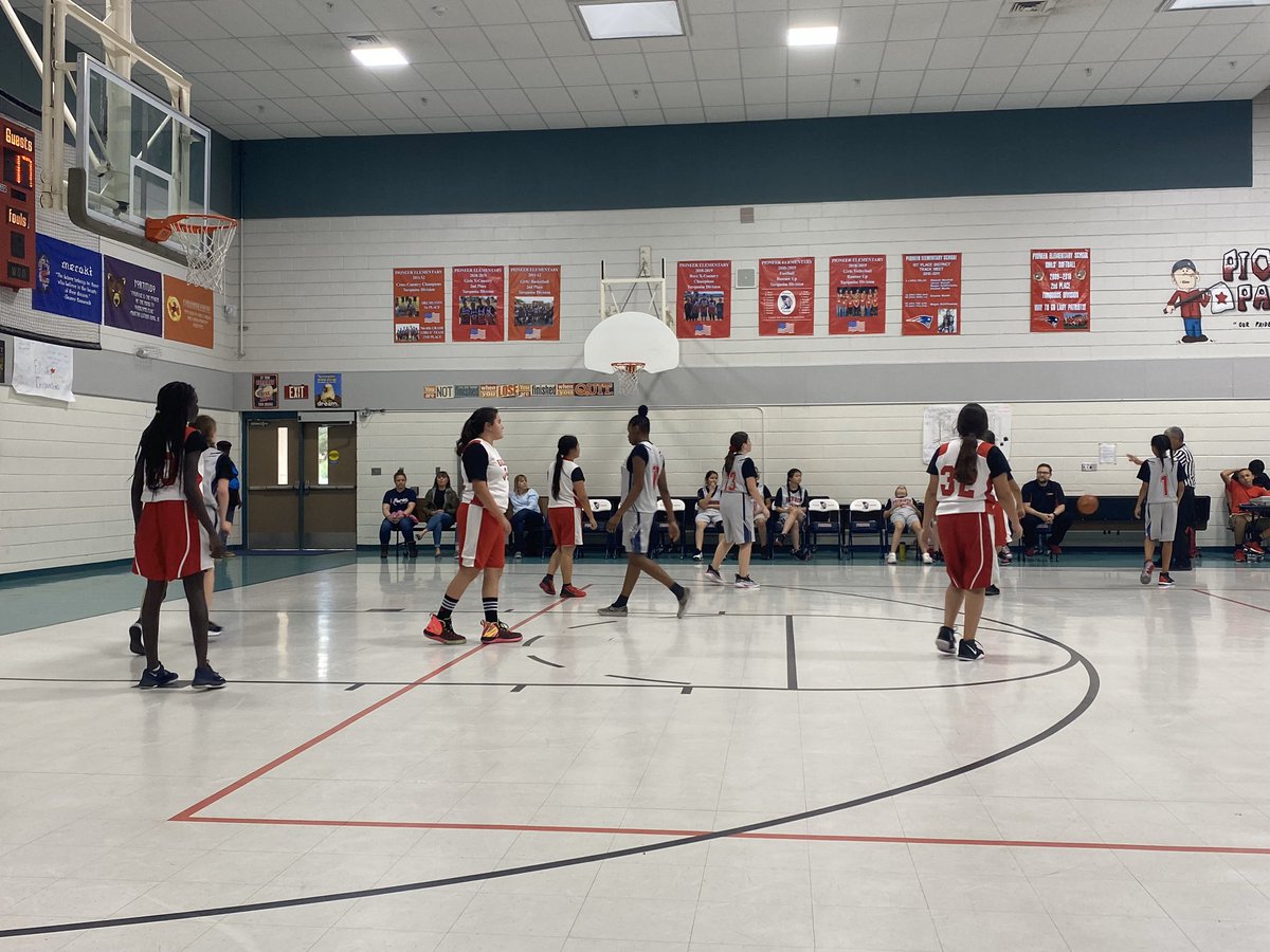 BobbyScott1218's tweet photo. Some pictures from the @HeritageSTEAMAz Lady Eagles victory tonight. That makes us 3-0 on the season. #GoEagles https://t.co/tyZ7cieJ00