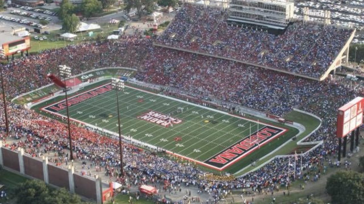 Young_Chrisk's tweet photo. #AGTG blessed to say i have received an offer from the University Of Louisiana ⚜️ #GeauxCajuns @CoachMGiuliani https://t.co/9Z63dwFv3w