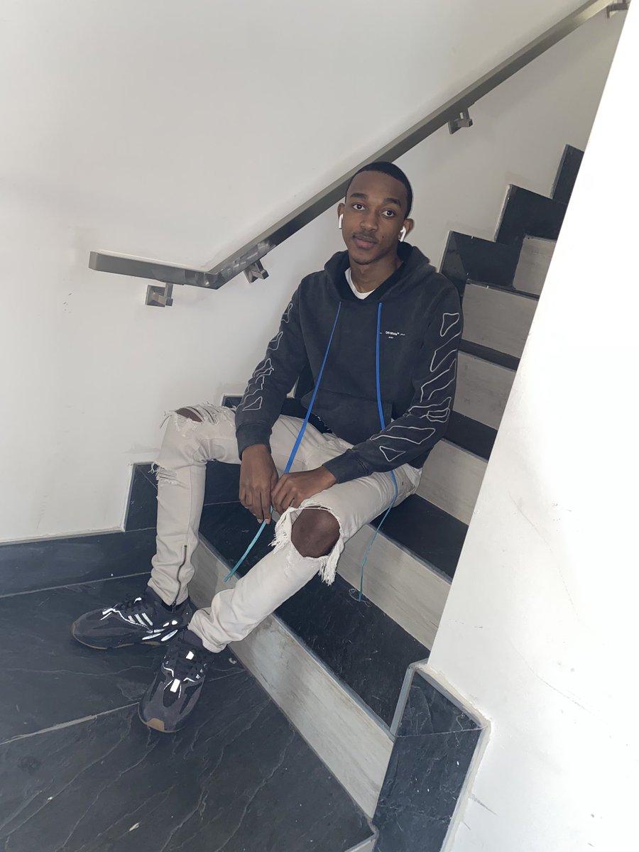 Mjay2x__'s tweet photo. Ran it and blowing cake. My birthday 
Forever on but I’m never off, but my shirt say it🦅💰 https://t.co/jpyw3lxqZy
