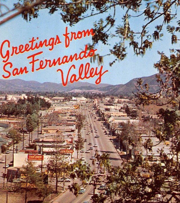 PoppycotProd's tweet image. The creators of Fight Song would like to introduce you to its irritated cousin... THE SKINNY. Premiering at the Hollywood Fringe Festival this June. 

#hff20 #hollywoodfringe #feministfringe #femfringe #womenintheatre #lathtr #1970s #femaleprotagonist #fringe