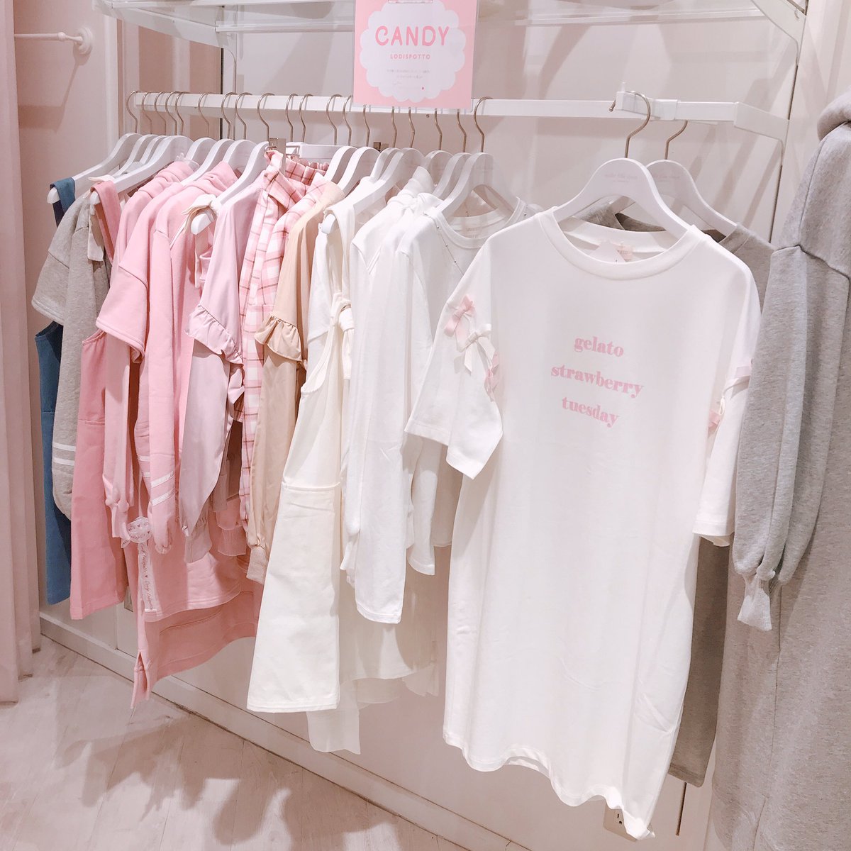 Mille Fille Closet By Lodispotto ルミネエスト新宿 Candy Lodispotto Lodispottoのカジュアルライン Candy Lodispotto が 期間限定でルミネエスト新宿店にも 入荷してまいりました 人気で完売してしまった商品も出ております この機会に