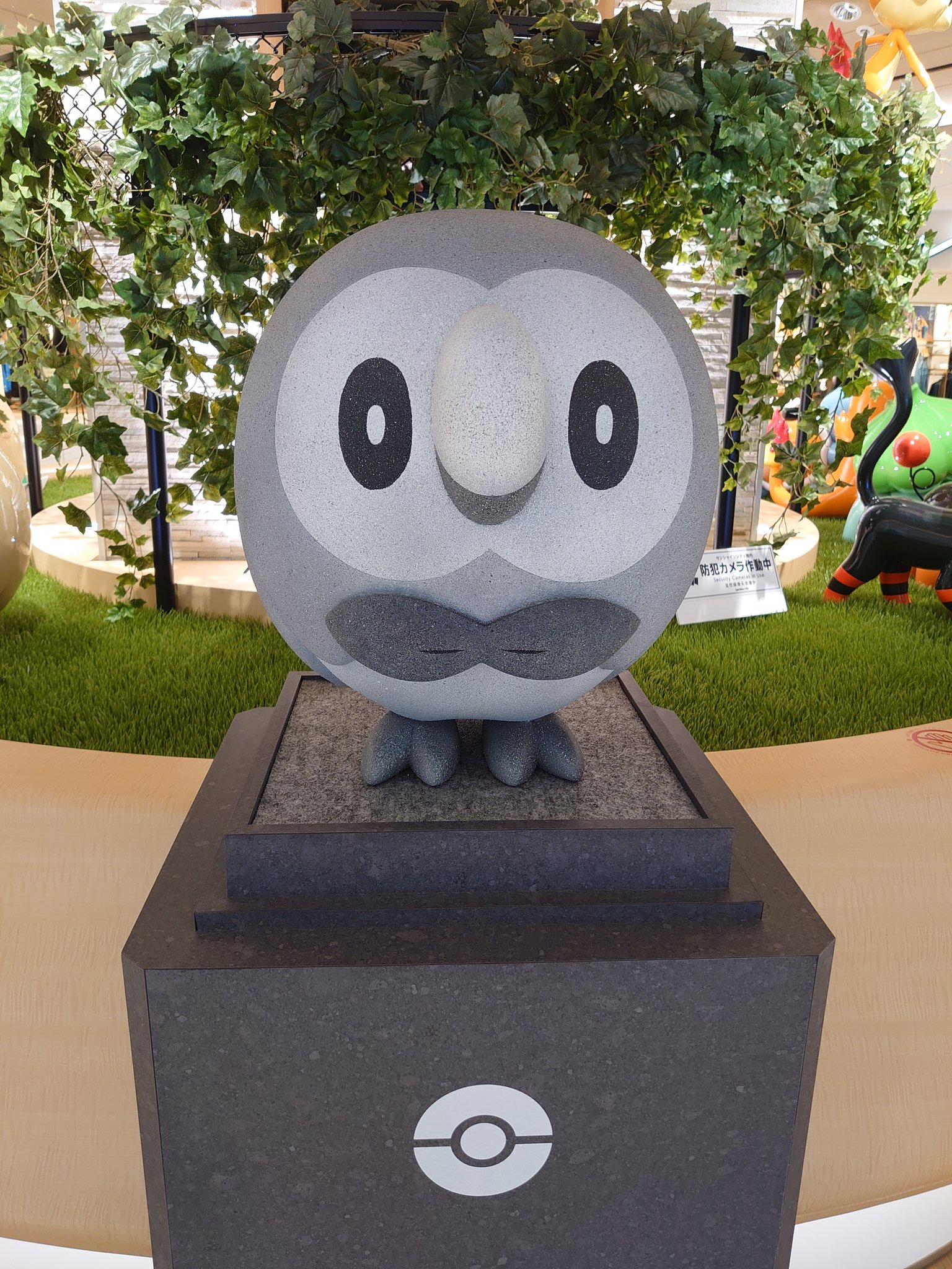 ピカチュウ　石像　高さ約16cm ピカチュウ 石像 高さ約16cm