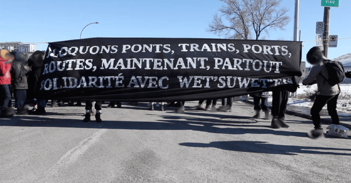 FrackTheState's tweet photo. #WetsuwetenStrong Action updates from #Unistoten Solidary Brigade! https://t.co/1ZeKq5WeYr & #INAC occupation tmrw morn in #yvr https://t.co/9BobeFtWhg #WetsuwetenSolidarity #shutdowncanada #ReconciliationIsDead #CancelCGL #FrackTheState #ShutDownRCMP #bcpoli #cdnpoli #LandBack https://t.co/tEeHcTcM70