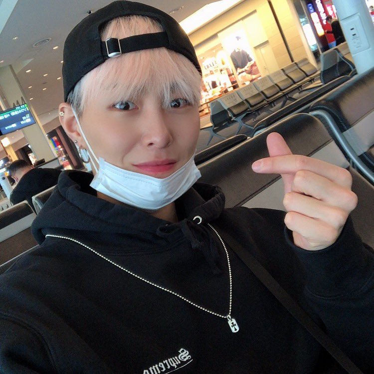 OTC_official_jp's tweet image. [Peter] 今日の1日が始りました。
最近たくさんの人たちの1日1日が大変で、僕の心も痛いですね。
でも、今日こそは小さいことでも感謝の気持ちを感じながら、大事な1日を過ごして欲しいです。
愛しています。 ❣

#otc #offthecuff #Peter