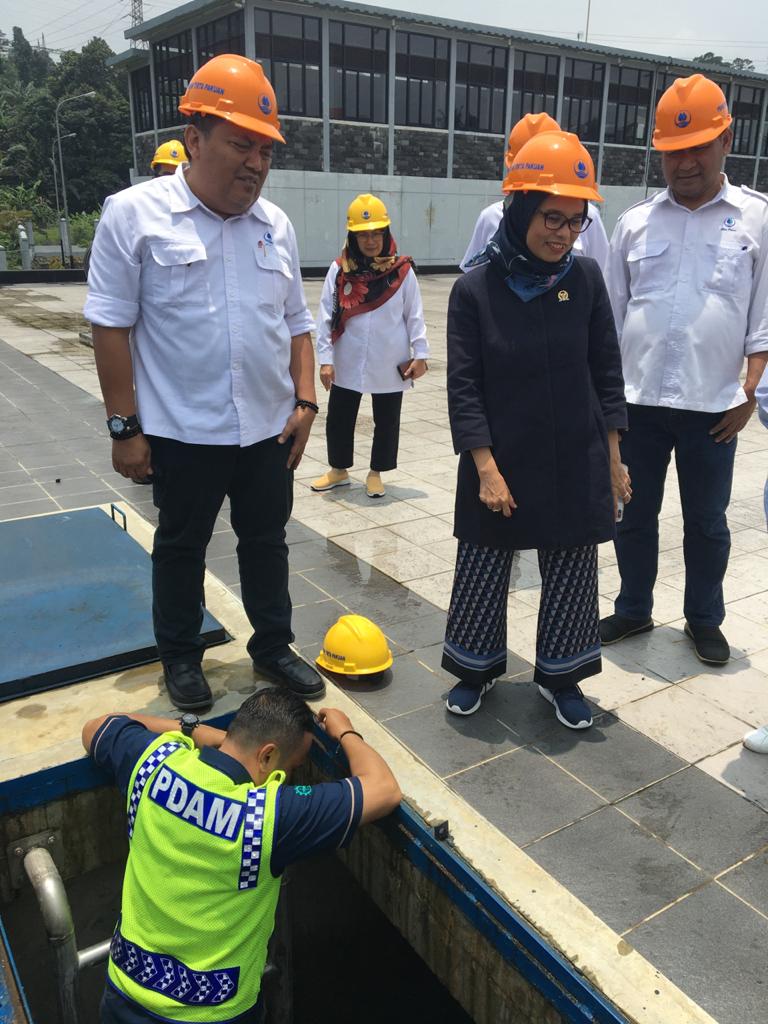 nengeemofficiaI's tweet photo. Hari ini saya Meninjau ke  PDAM dan ke lokasi SPAM di katulampa Bogor. 
Air adalah kebutuhan pokok manusia yang harus terpenuhi oleh Pemerintah, baik dari segi kualitas maupun kuntitasnya dan saya sebagai wakil rakyat siap mengawalnya. 
@DPP_PKB @FraksiPKB #PKBSapaRakyat https://t.co/kPduAjtwlK